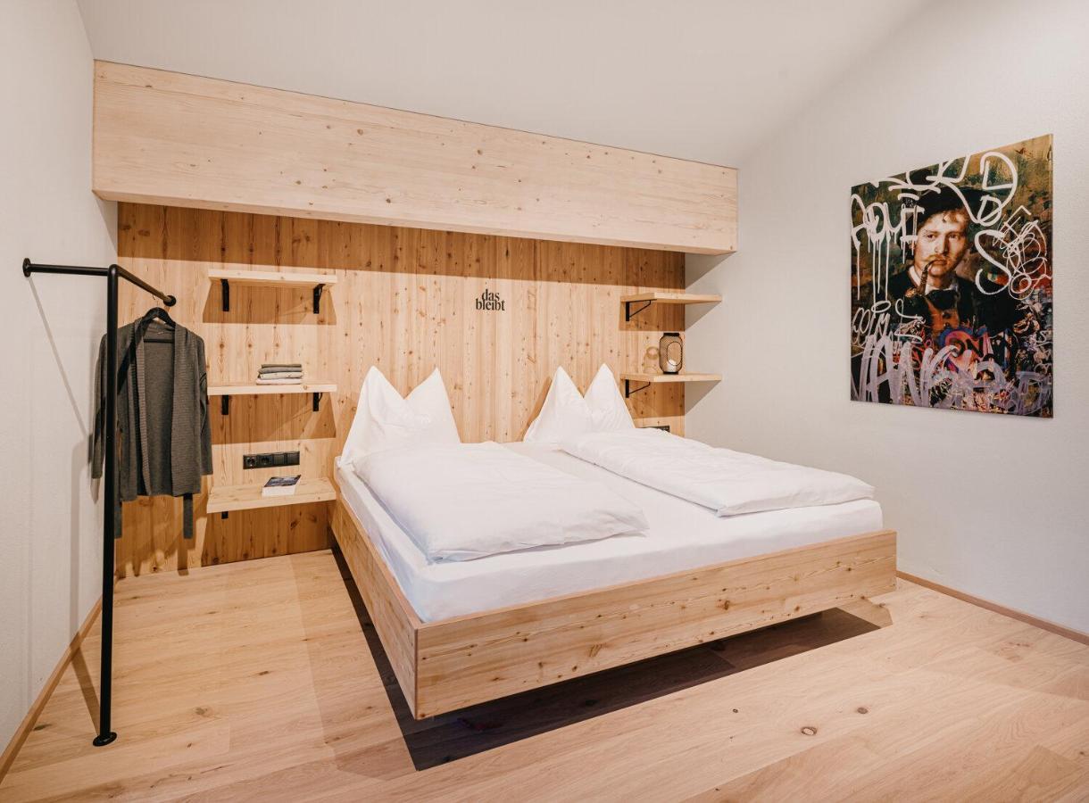 שלאדמינג Das Bleibt Alpine Suites מראה חיצוני תמונה