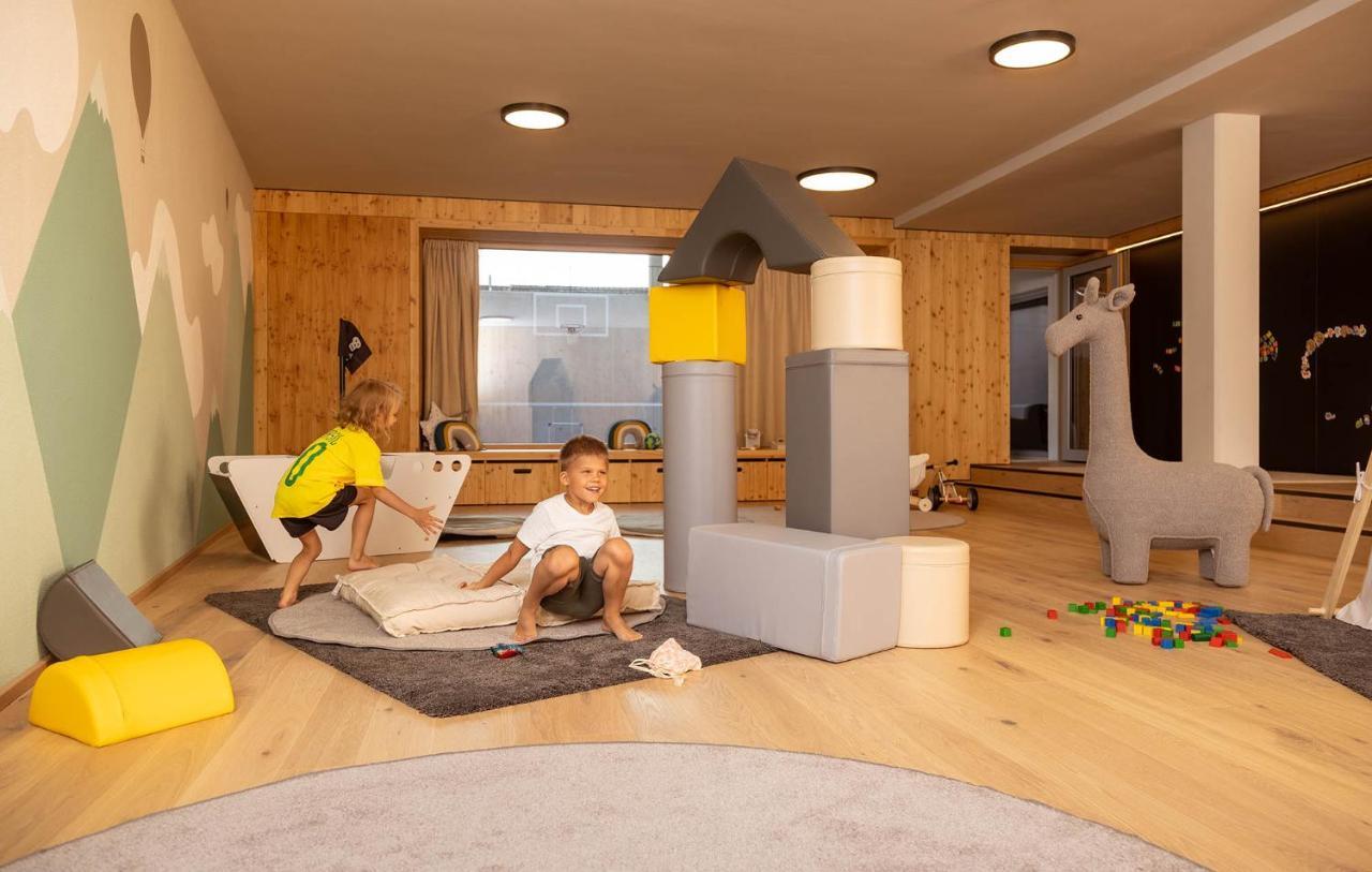 שלאדמינג Das Bleibt Alpine Suites מראה חיצוני תמונה